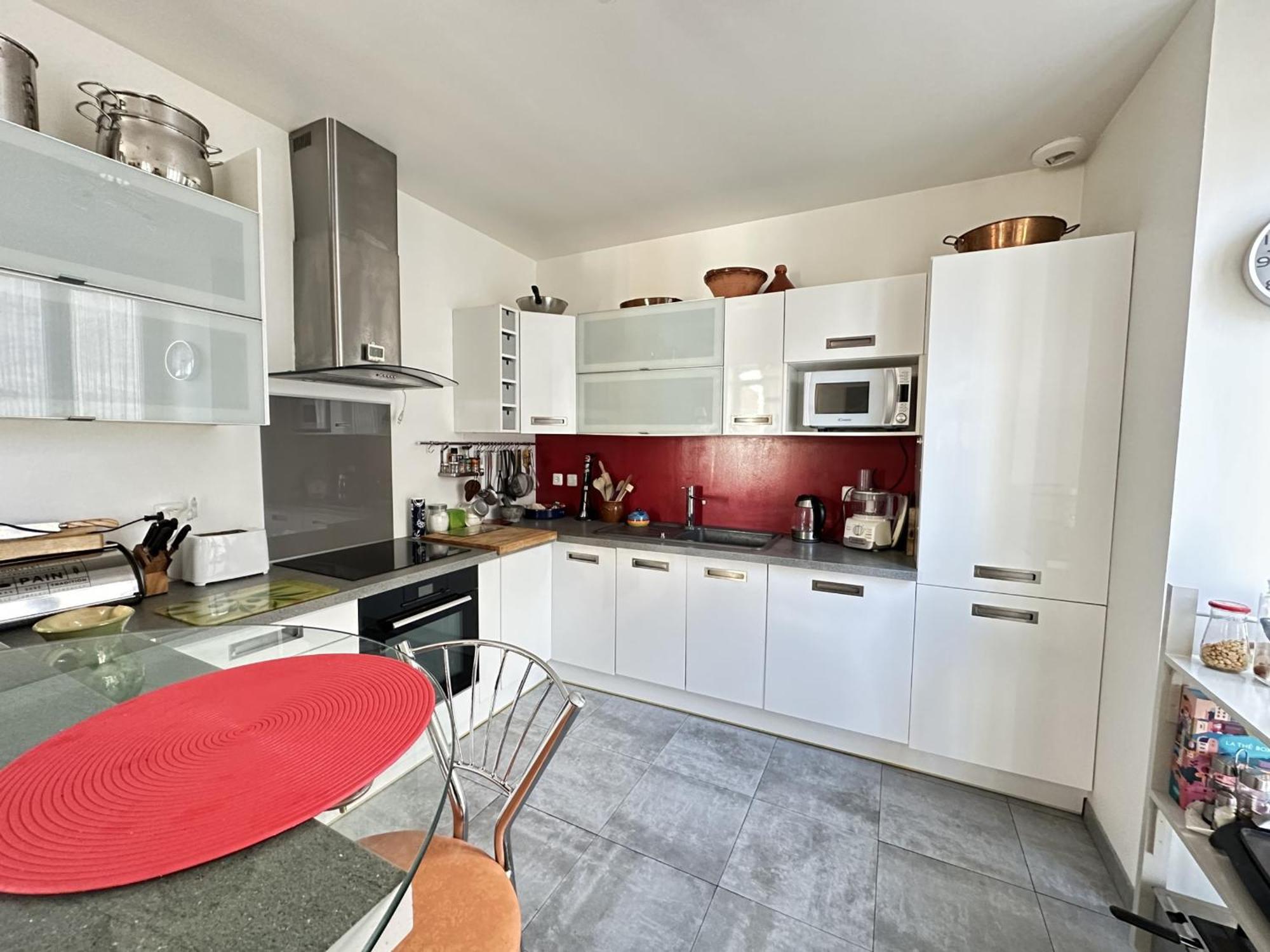 Grand T3 Bis Chaleureux Avec Terrasse, Ascenseur Et Parking Gratuit, A Deux Pas De La Place Castellane - Fr-1-309-151 Пор-Вандр Экстерьер фото