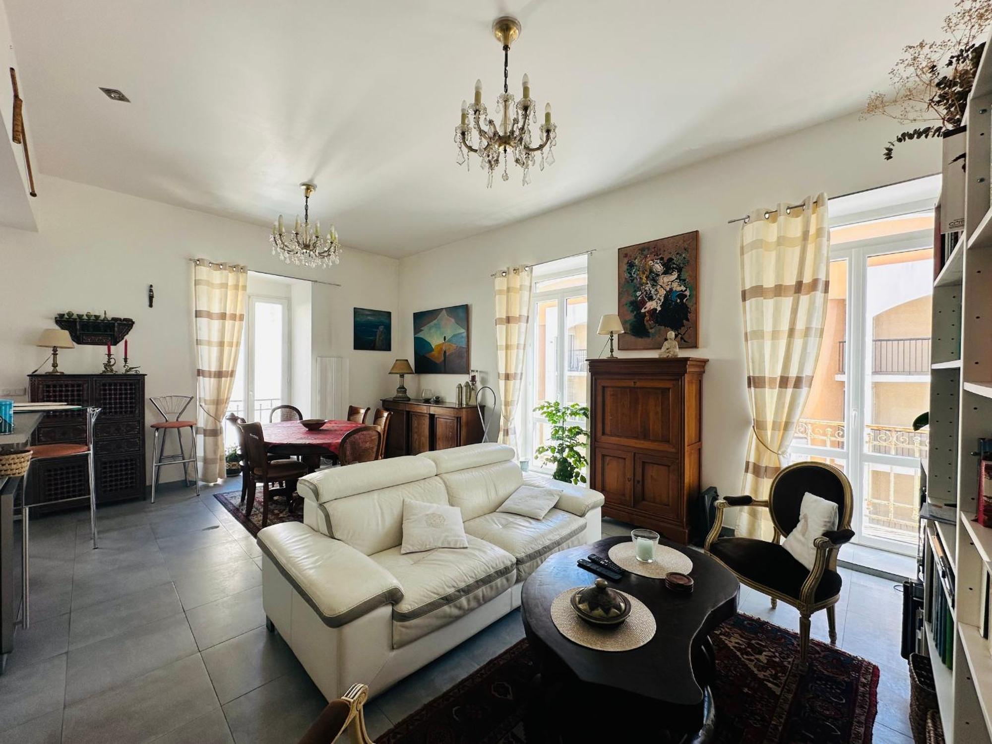 Grand T3 Bis Chaleureux Avec Terrasse, Ascenseur Et Parking Gratuit, A Deux Pas De La Place Castellane - Fr-1-309-151 Пор-Вандр Экстерьер фото